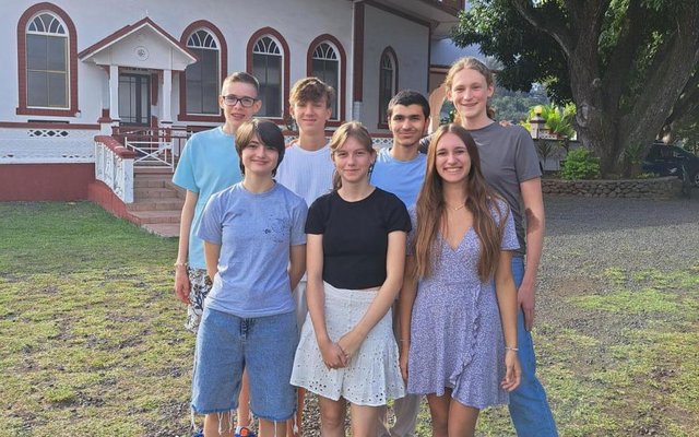 Sieben Tiroler Schüler*innen nahmen auf Tahiti am Erasmus+ Projekt „iCliC“ teil.