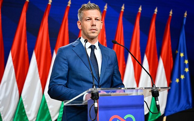 Péter Magyar gründete 2024 die Partei TISZA. Bei den Wahlen im April 2026 erzielte sie einen deutlichen Sieg.